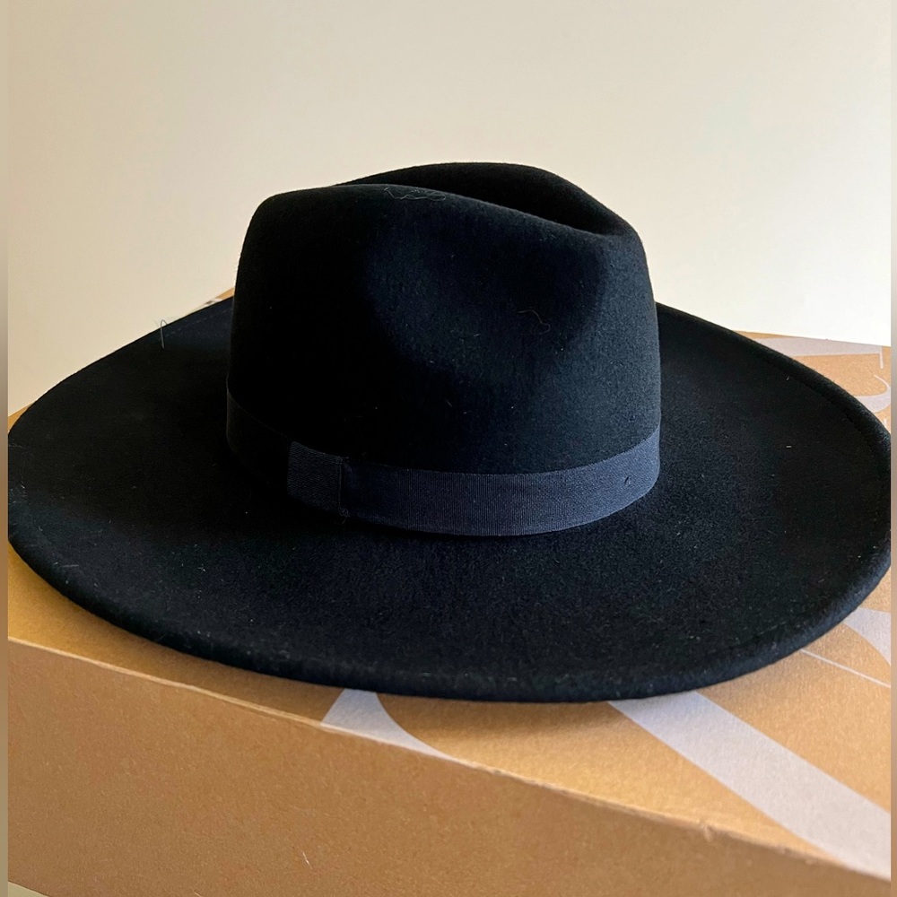 Zara Hat